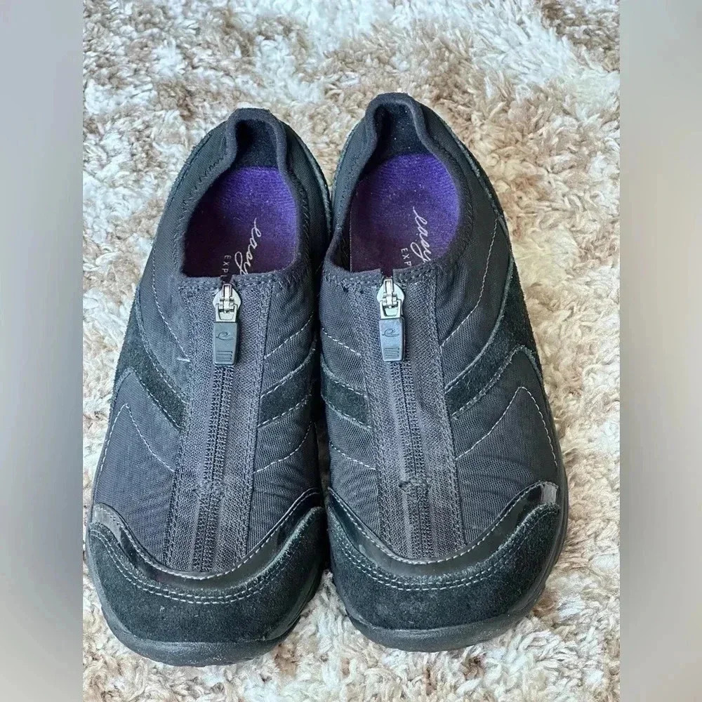 Shoes size 5.5​
